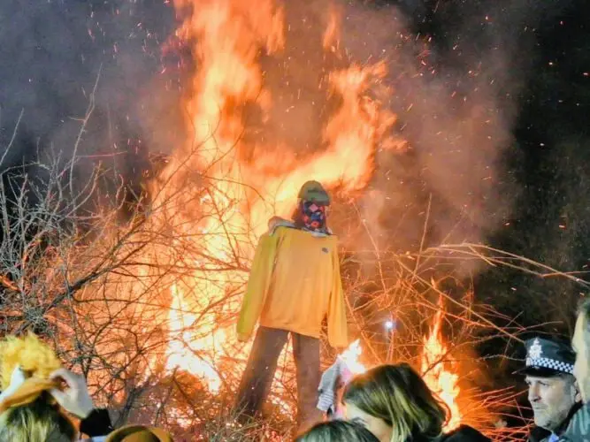 Κάψιμο του Φανού, Masquerini 2026 — φωτογραφία 5 από 7